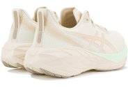 Asics Novablast 4