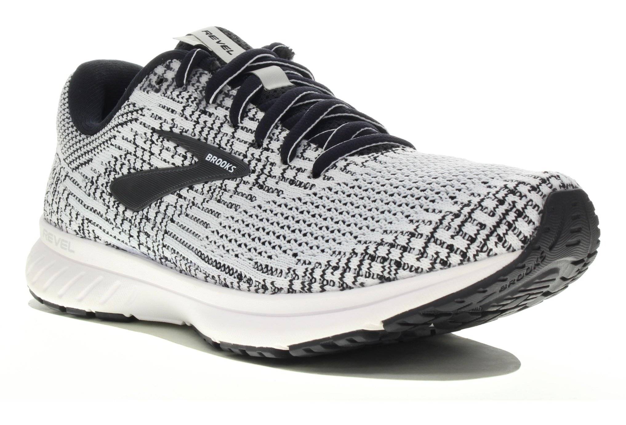 Brooks Revel 3 W 