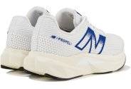New Balance FuelCell Propel V5