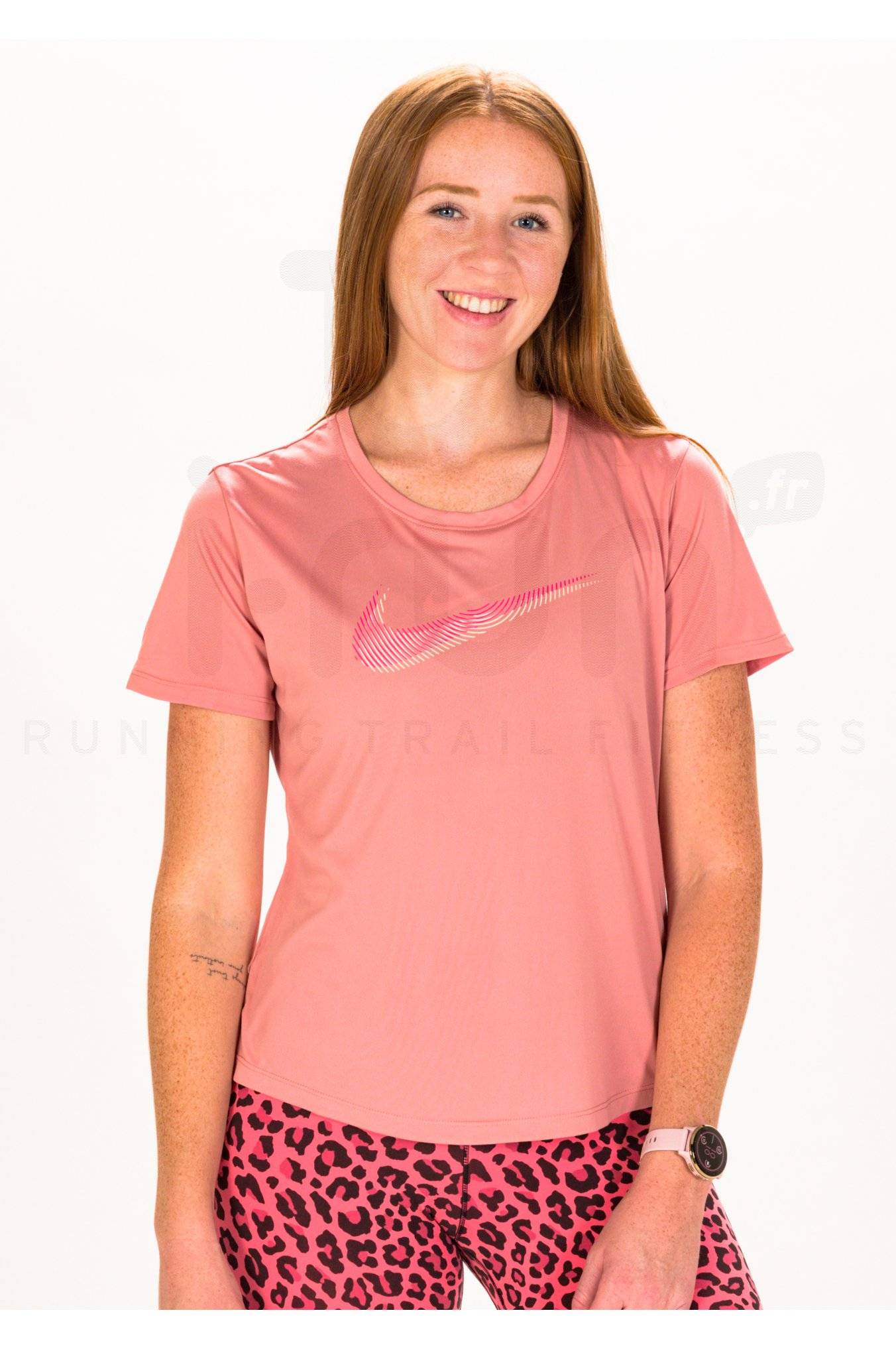 Nike Dri-Fit Swoosh 