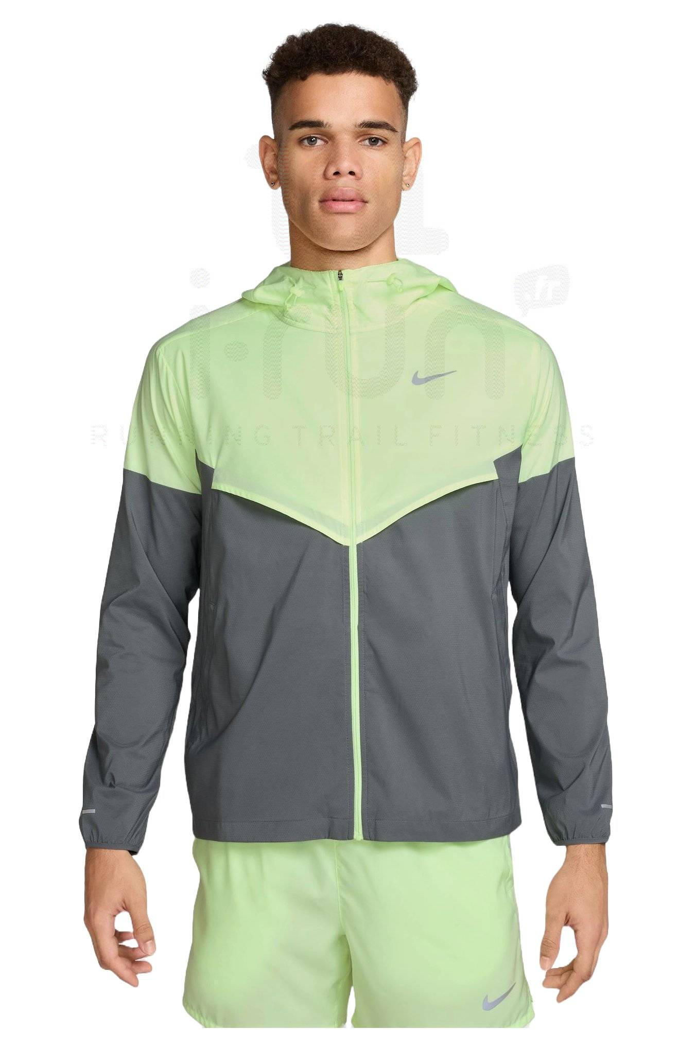 Nike Impossibly Light Windrunner 