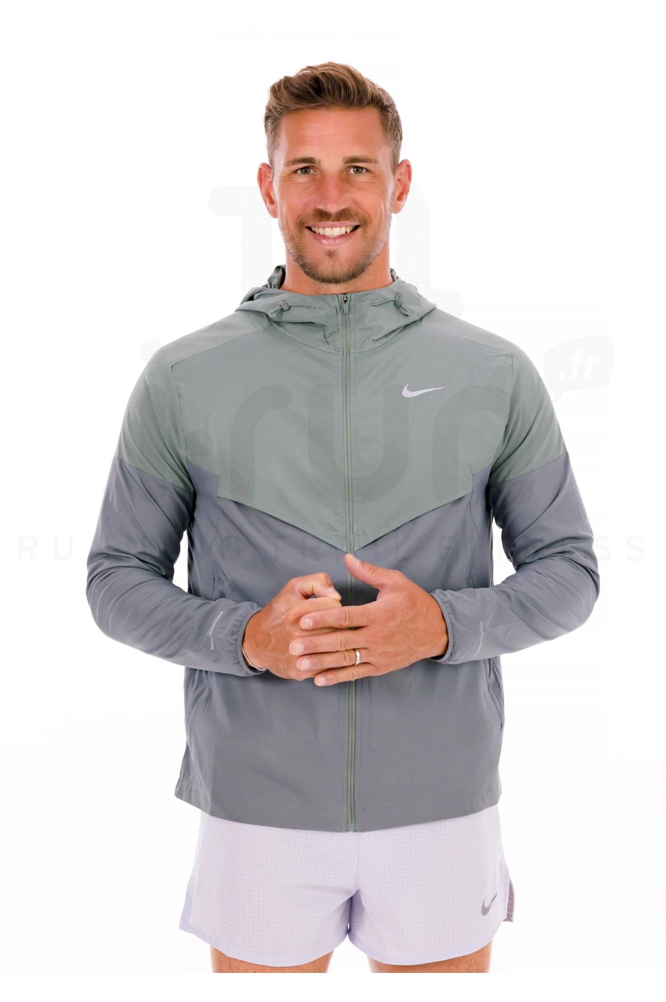 Nike Impossibly Light Windrunner 