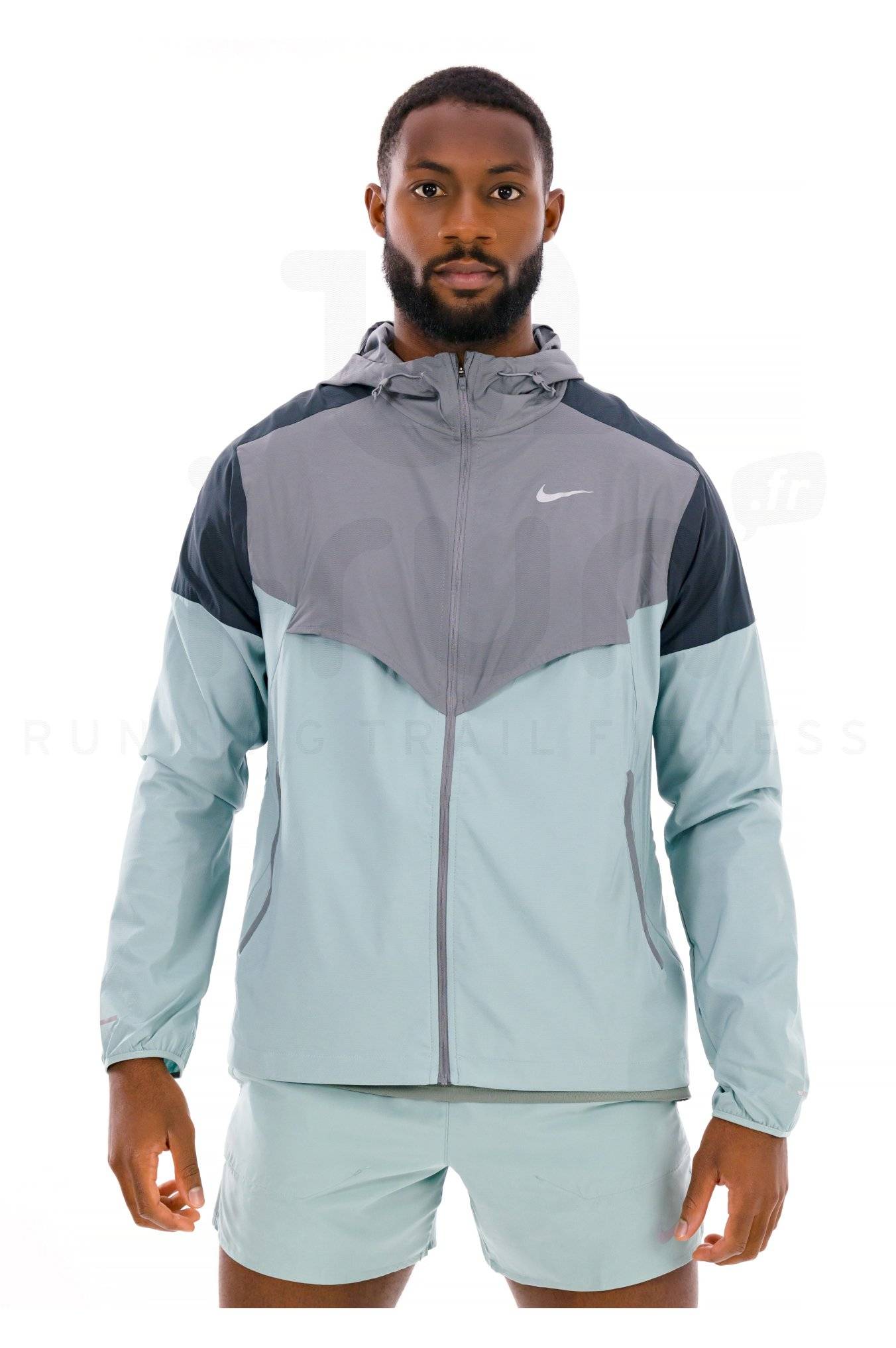 Nike Impossibly Light Windrunner 