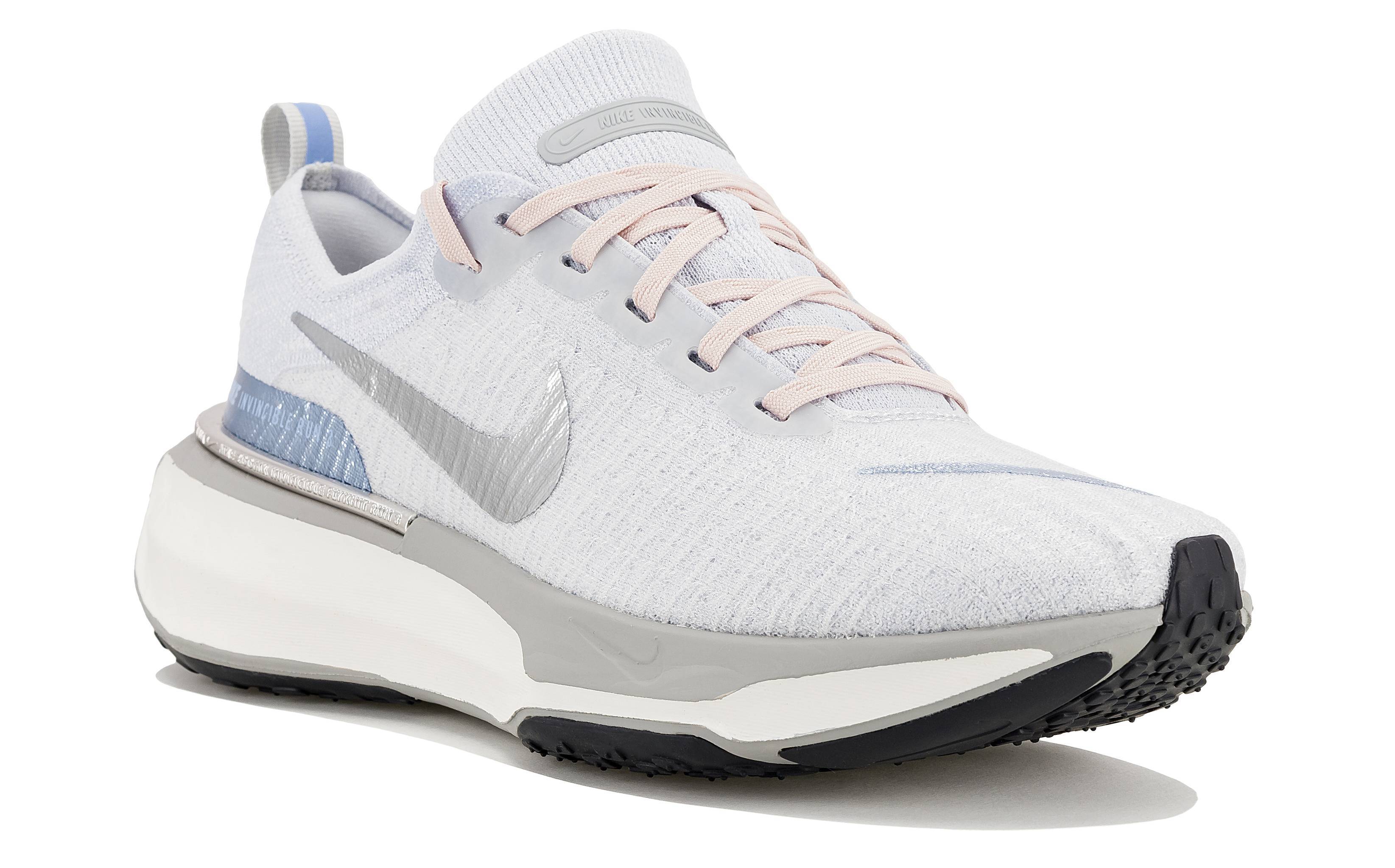 Nike invincible