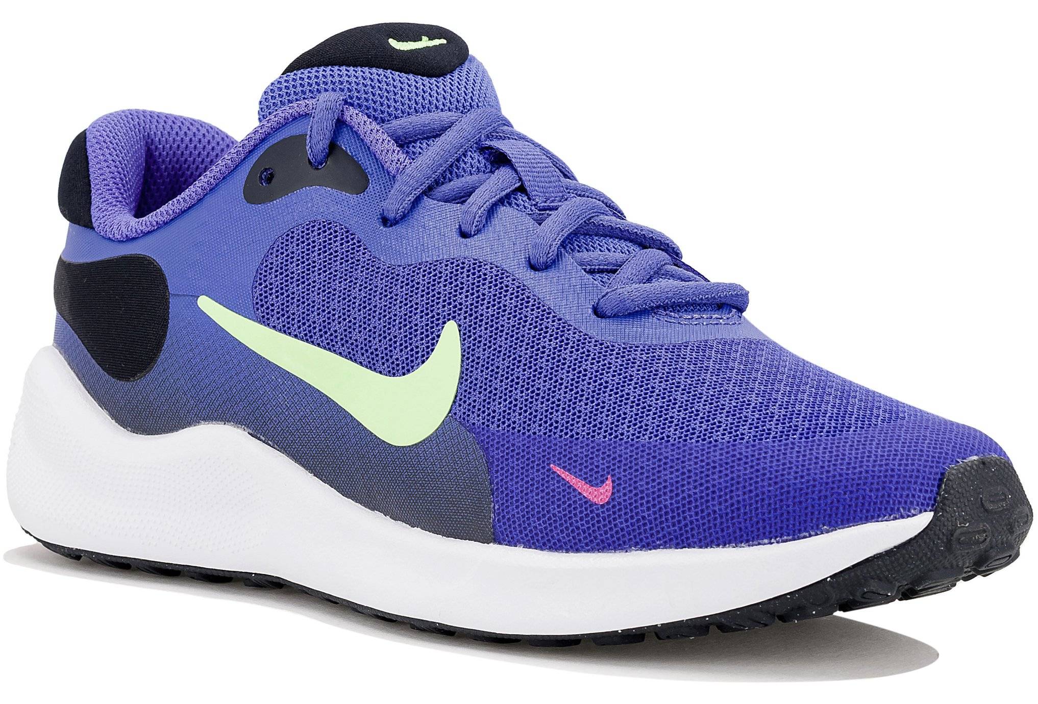 Nike Revolution 7 