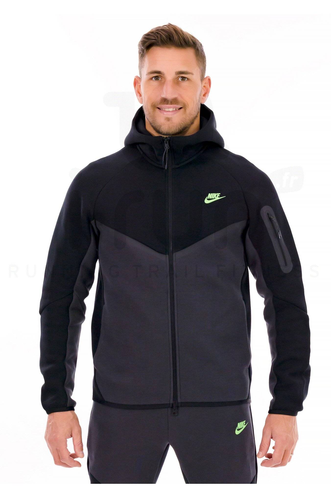 Nike Tech Windrunner 